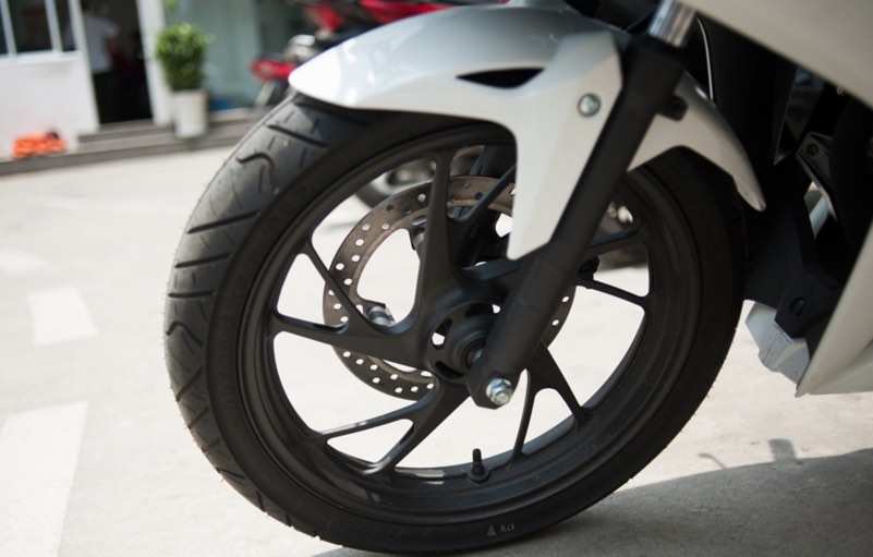 Đánh giá xe Honda CBR150R 2016 về giá bán, thông số kỹ thuật và hình ảnh chi tiết