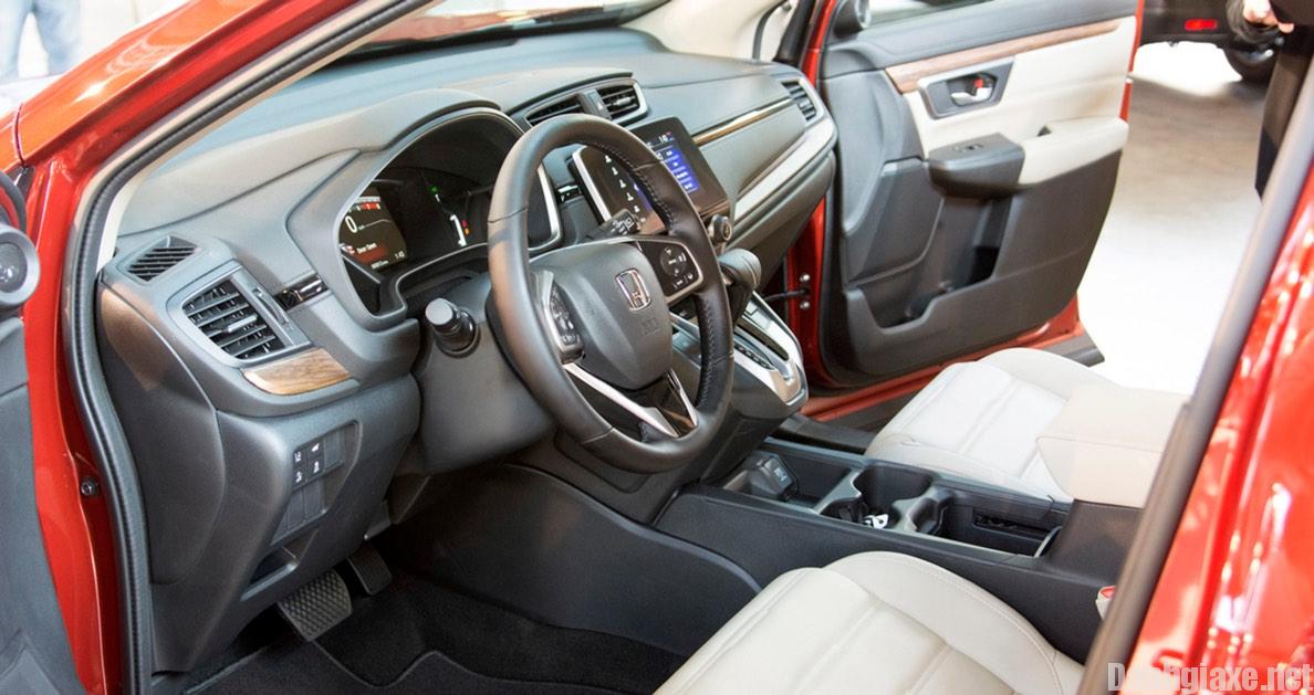 Đánh giá Honda CR-V 2017 về trang bị nội thất và động cơ