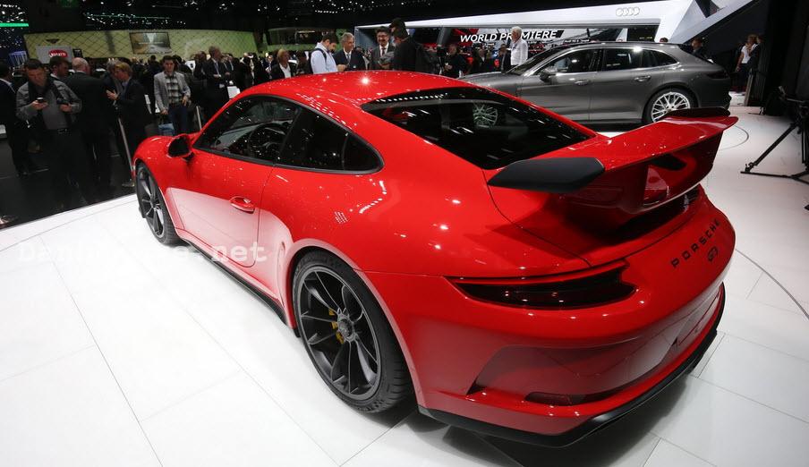 Đánh giá xe Porsche 911 GT3 2018 về thiết kế nội ngoại thất kèm giá bán mới nhất 5