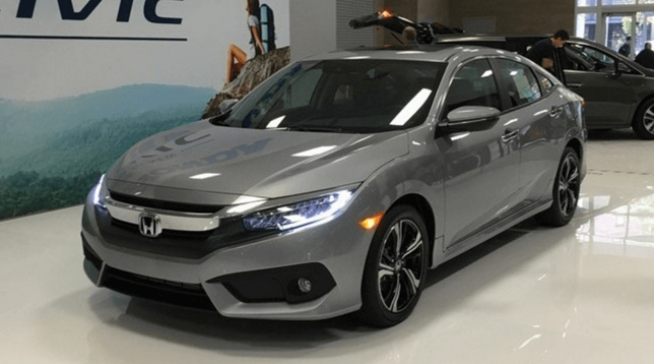 Honda Civic 2016 chốt ngày lên kệ giá 415 triệu đồng