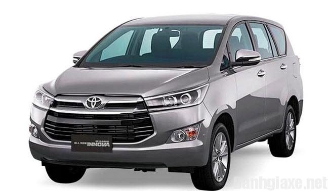 Giá xe Toyota Innova 2016 bao nhiêu? nên mua máy xăng hay máy dầu 3?