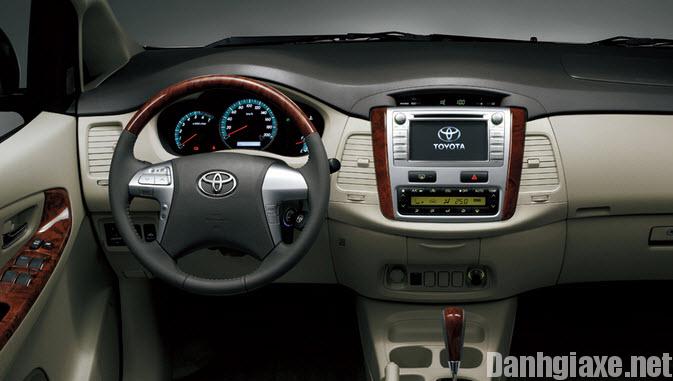 Giá xe Toyota Innova 2016 bao nhiêu? nên mua máy xăng hay máy dầu? 7