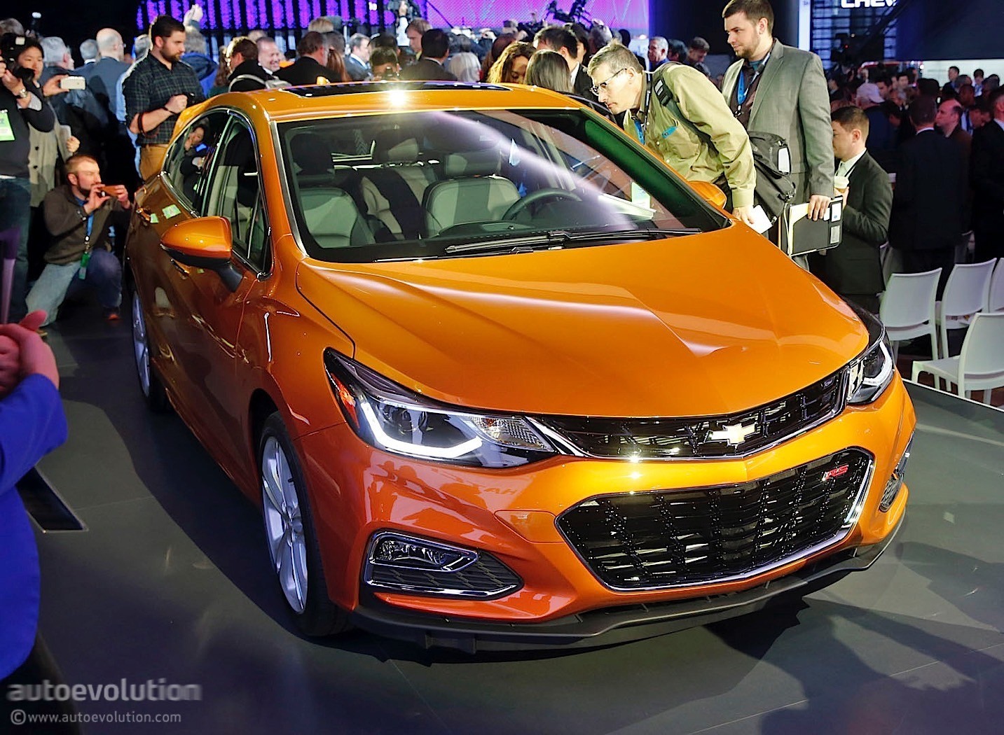 Đánh giá chi tiết xe Chevrolet Cruze 2017 hatchback thế hệ mới - Danhgiaxe