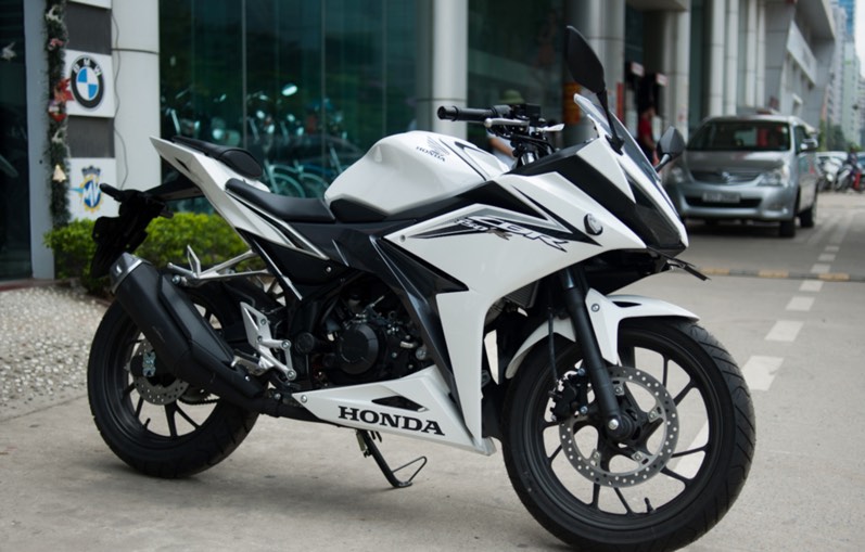 Đánh giá xe Honda CBR150R 2016 về giá bán, thông số kỹ thuật và hình ảnh chi tiết