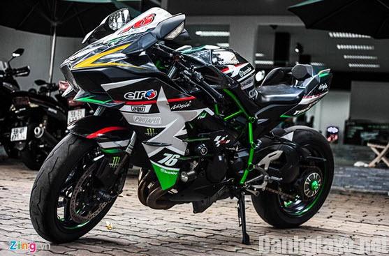 Cận cảnh Kawasaki H2 giá hơn 1 tỷ VNĐ độ thêm dàn áo xe đua tại Sài Gòn