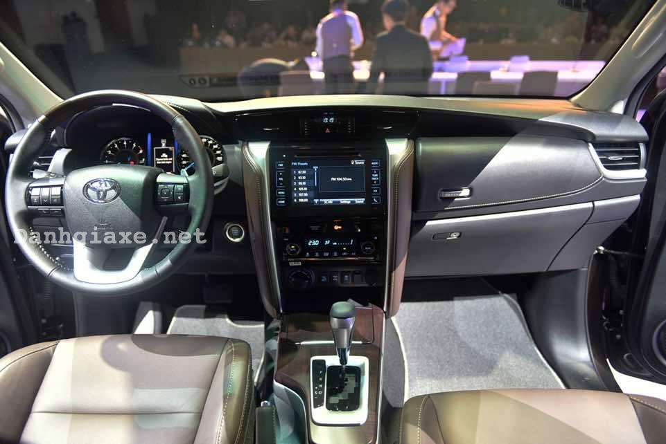 Đánh giá xe Toyota Fortuner 2017 về thiết kế nội thất & động cơ