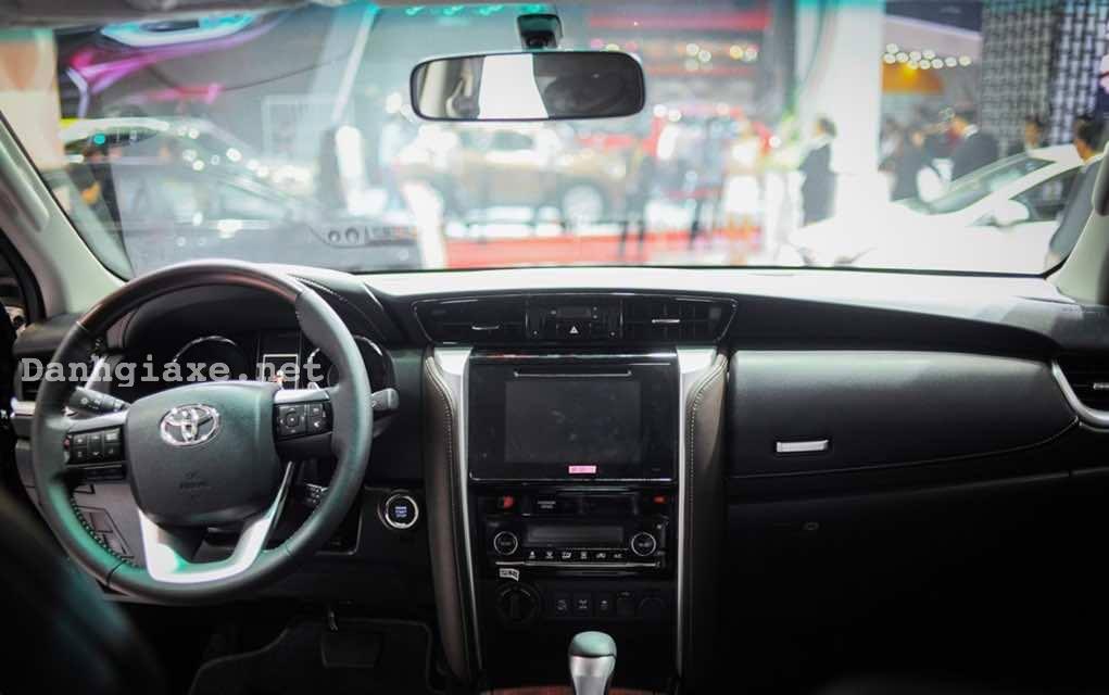 Đánh giá xe Toyota Fortuner 2017 về thiết kế nội thất & động cơ