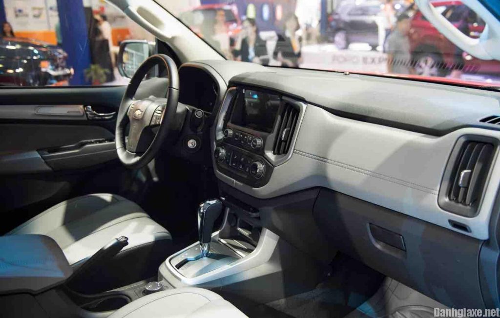 Thông số kỹ thuật và thiết kế nội thất xe Chevrolet Colorado 2017 