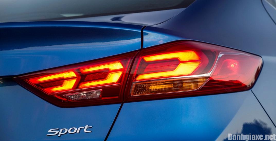 Đánh giá xe Hyundai Elantra Sport 2017 về giá bán và nội ngoại thất