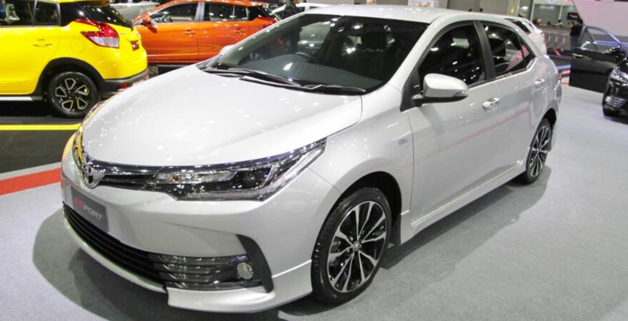 Đánh giá xe Toyota Corolla 2017 (Altis facelift & Altis ESport 2017)
