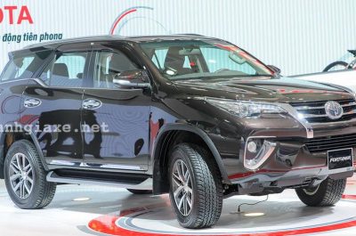 Đánh giá xe Toyota Fortuner 2017 với hình ảnh chi tiết thiết kế nội ngoại thất