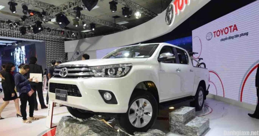 Đánh giá xe Toyota Hilux 2017: Nâng cấp động cơ mới mạnh hơn