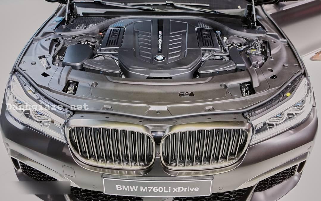 BMW M760Li xDrive 2017 giá bao nhiêu? Đánh giá ưu nhược điểm và khả năng tăng tốc