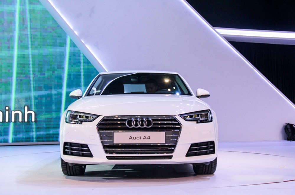 Cận cảnh Audi A4 giá 1,65 tỷ đang được bán tại Việt Nam