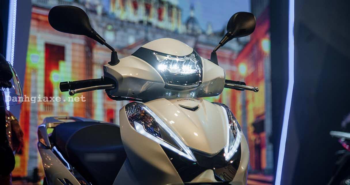 Cận cảnh Honda SH 300i 2017 thế hệ mới giá 248 triệu tại Việt Nam -  Danhgiaxe