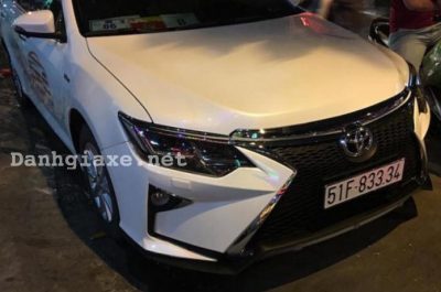 Cận cảnh Toyota Camry độ phong cách Lexus tại Sài Gòn cực chất