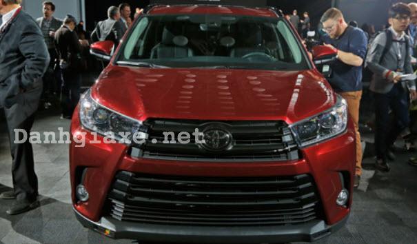 Toyota Highlander 2017 giá bao nhiêu? Đánh giá nội ngoại thất & vận hành 1