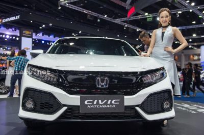 So sánh nên mua Honda Civic 2017 Sedan hay xe Civic 2017 Hatchback?