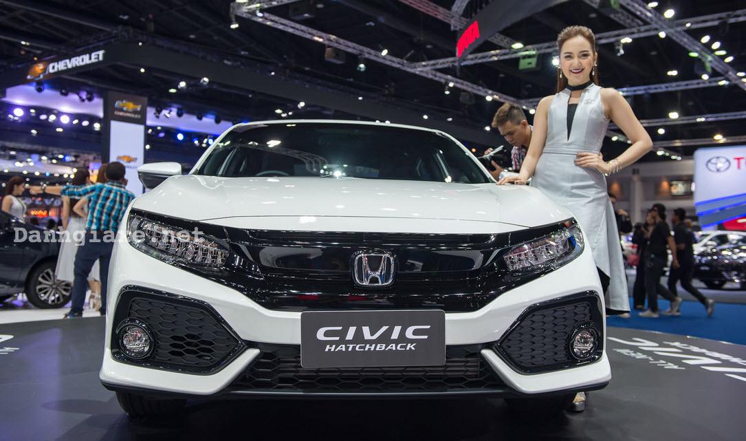 So sánh nên mua Honda Civic 2017 Sedan hay xe Civic 2017 Hatchback? 1