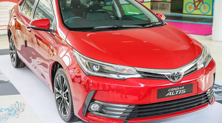 Đánh giá xe Toyota Corolla Altis 2018 về thiết kế nội ngoại thất cùng giá bán 2