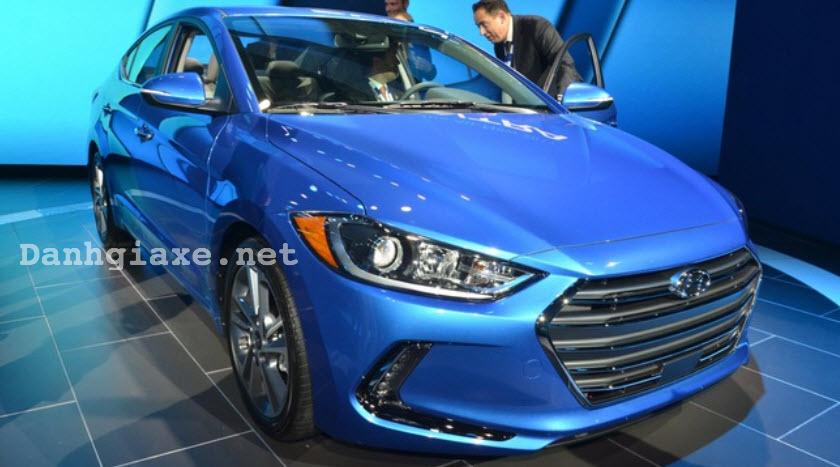 Giá xe Hyundai SantaFe và Elantra tháng 3/2017 giảm mạnh cùng nhiều ưu đãi lớn 2