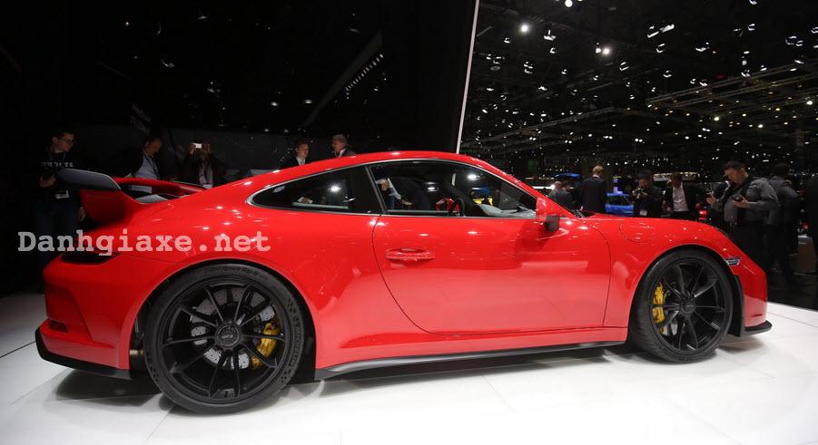 Đánh giá xe Porsche 911 GT3 2018 về thiết kế nội ngoại thất kèm giá bán mới nhất 4