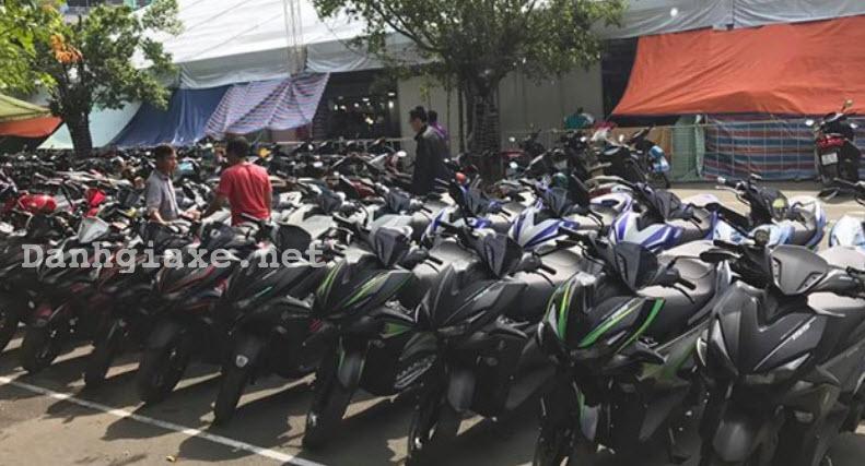 Gần 100 xe Yamaha NVX hội tụ tại Hà Nội trong buổi off-line 2