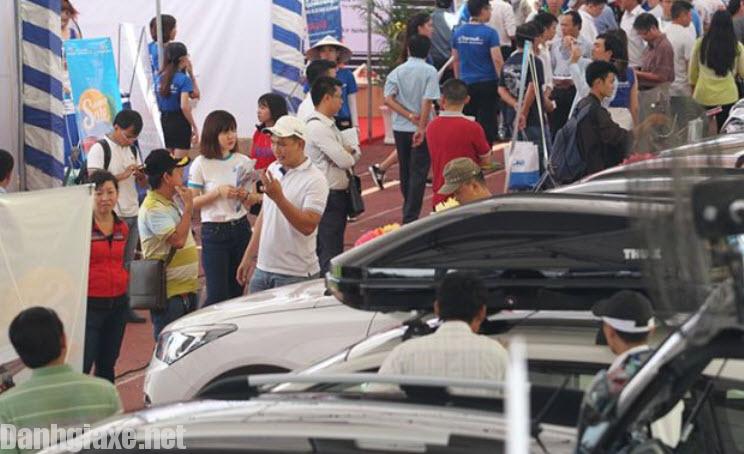 Người dân Sài Gòn tấp nập đến " Chợ săn xe" tìm mua xe giá rẻ 3