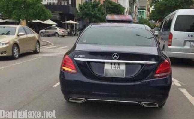  Quảng Ninh: Cặp đôi Mercedes C200 và Mercedes V200 Cdi làm taxi 3