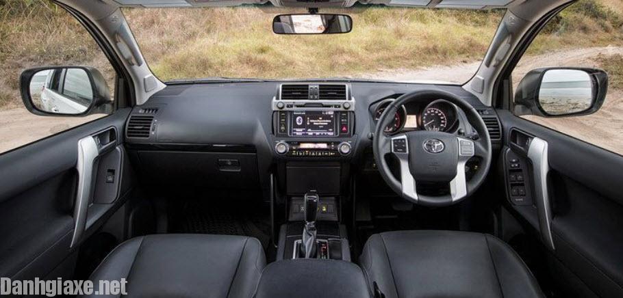 Đánh giá xe Toyota Land Cruiser Prado 2017 Altitude về thiết kế kèm giá bán mới nhất 3