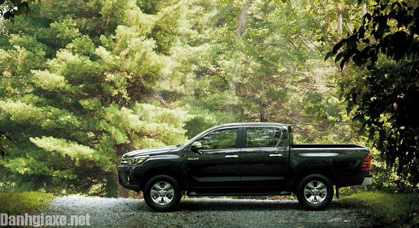 Đánh giá xe Toyota Hilux 2018 về thiết kế nội ngoại thất kèm giá bán mới nhất 1