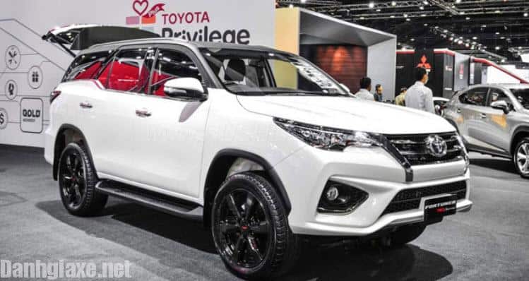 Toyota Fortuner TRD Sportivo 2018 tiếp tục ra mắt tại thị trường Ấn Độ