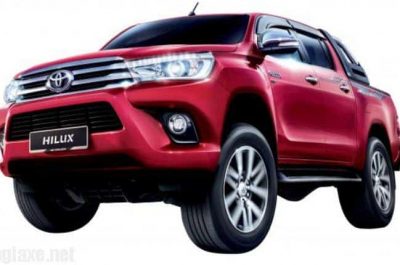 Toyota Hilux 2018 giá bán từ 473 triệu và được trang bị đến 7 túi khí
