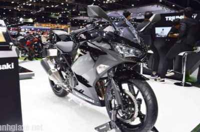 Đánh giá xe Kawasaki Ninja 400 2018 màu đen kim loại vừa ra mắt thị trường
