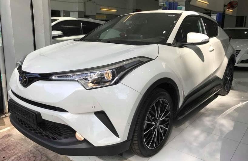 Toyota C-HR đầu tiên giá 1,8 tỷ bày bán tại Việt Nam 1