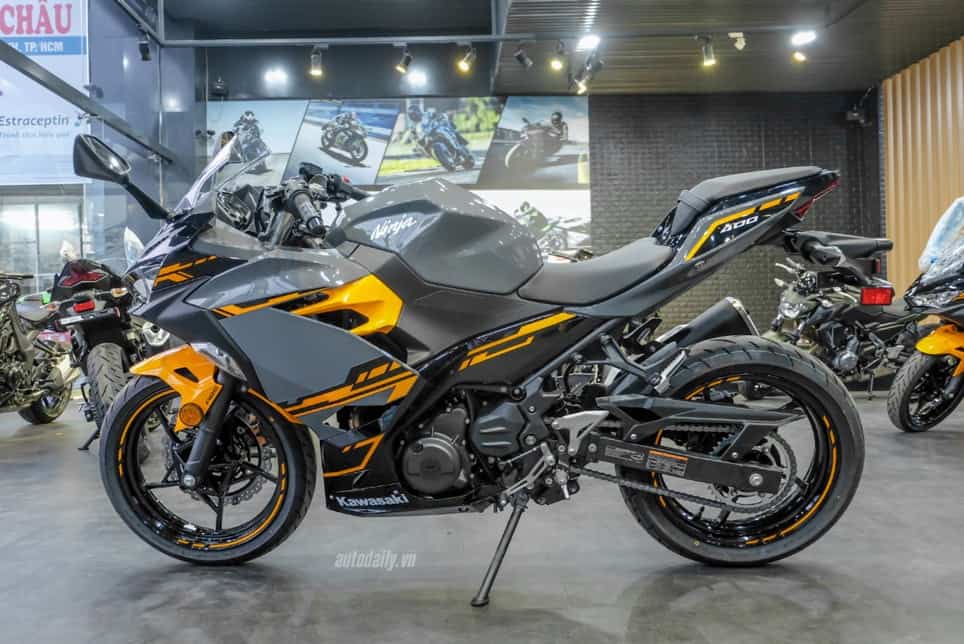 Kawasaki Ninja 400 ABS 2018 chính thức bán ra thị trường cạnh tranh cùng  Yamaha R3