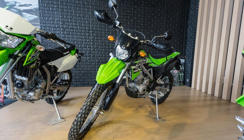 Kawasaki Việt Nam tiết lộ giá bán KLX 150 và KLX 250