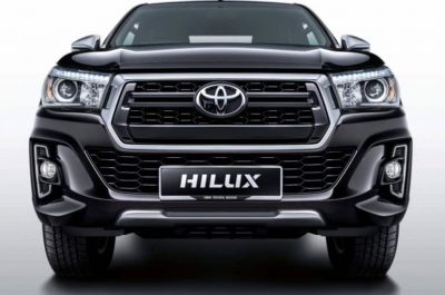 Toyota Hilux 2019 bất ngờ ra mắt với giá từ 30.500 USD