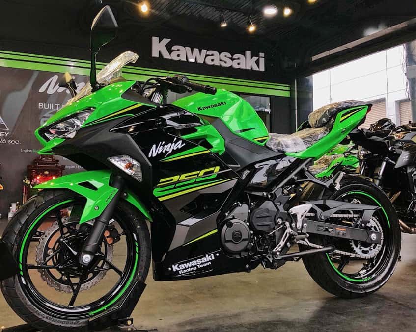 Kawasaki Z250 chính hãng sẽ gây ra cơn địa chấn với giá hấp dẫn  2banhvn