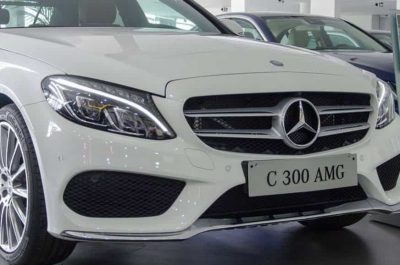 Cận cảnh Mercedes C300 AMG 2018 giá 1,949 tỷ đồng tại Việt Nam