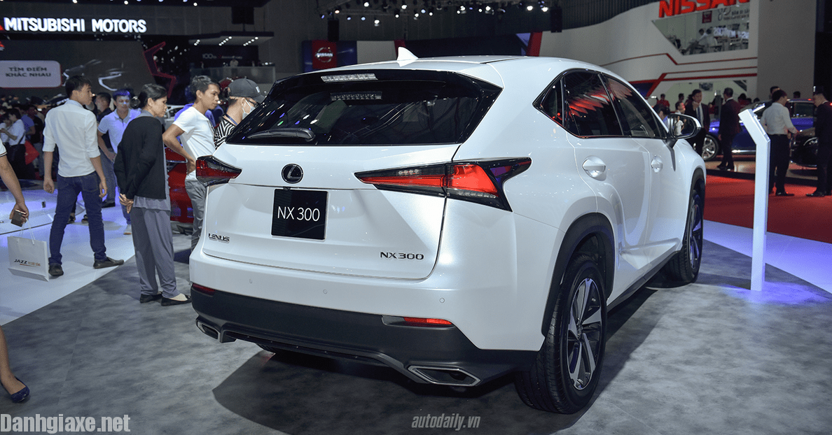 Đuôi xe Lexus 2019