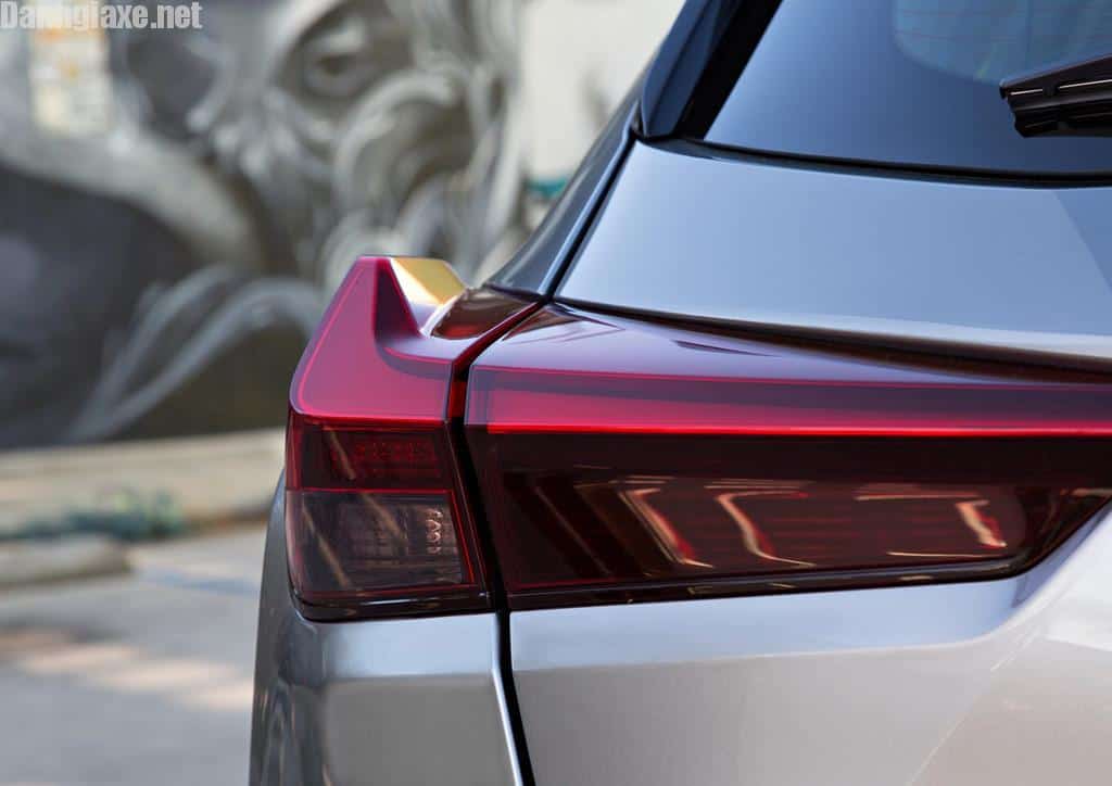 Lexus UX 2019 chot gia tu 32.000 USD, ban ra vao thang 12 hinh anh 4