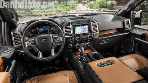 Nội thất Ford F-150 2019 có gì?