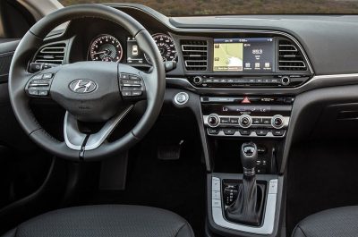 Đánh giá các thay đổi trong thiết kế nội thất Hyundai Elantra 2019