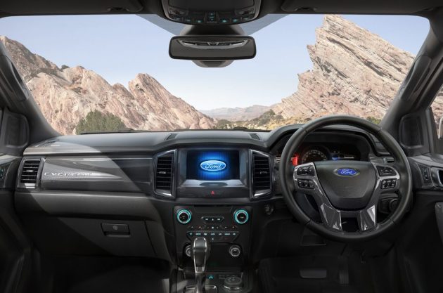 Đánh giá xe Ford Transit 2019 về động cơ và khả năng vận hành