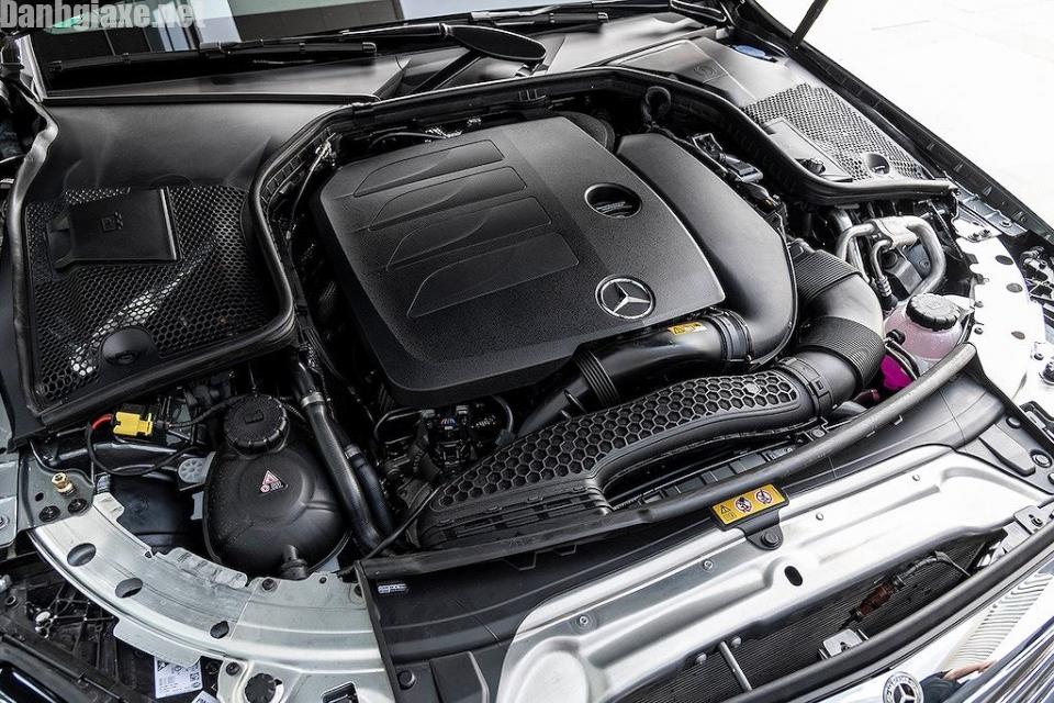 Mercedes E200 sử dụng động cơ xăng I4 2.0L tăng áp kép
